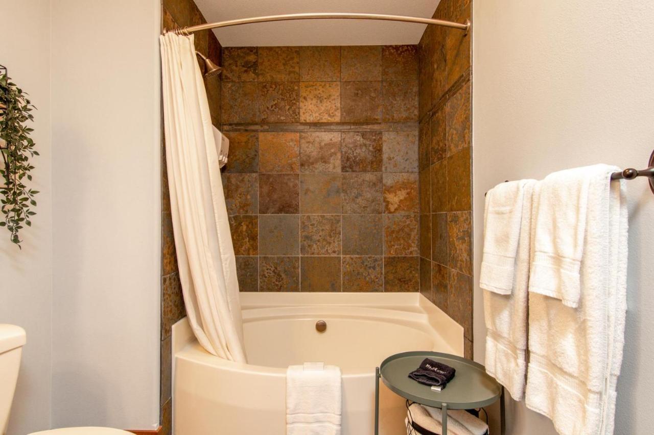 Modern Riverstone Condo With Grand Deck - Steps To Shops, Restaurants, Trails And River Coeur d'Alene Luaran gambar
